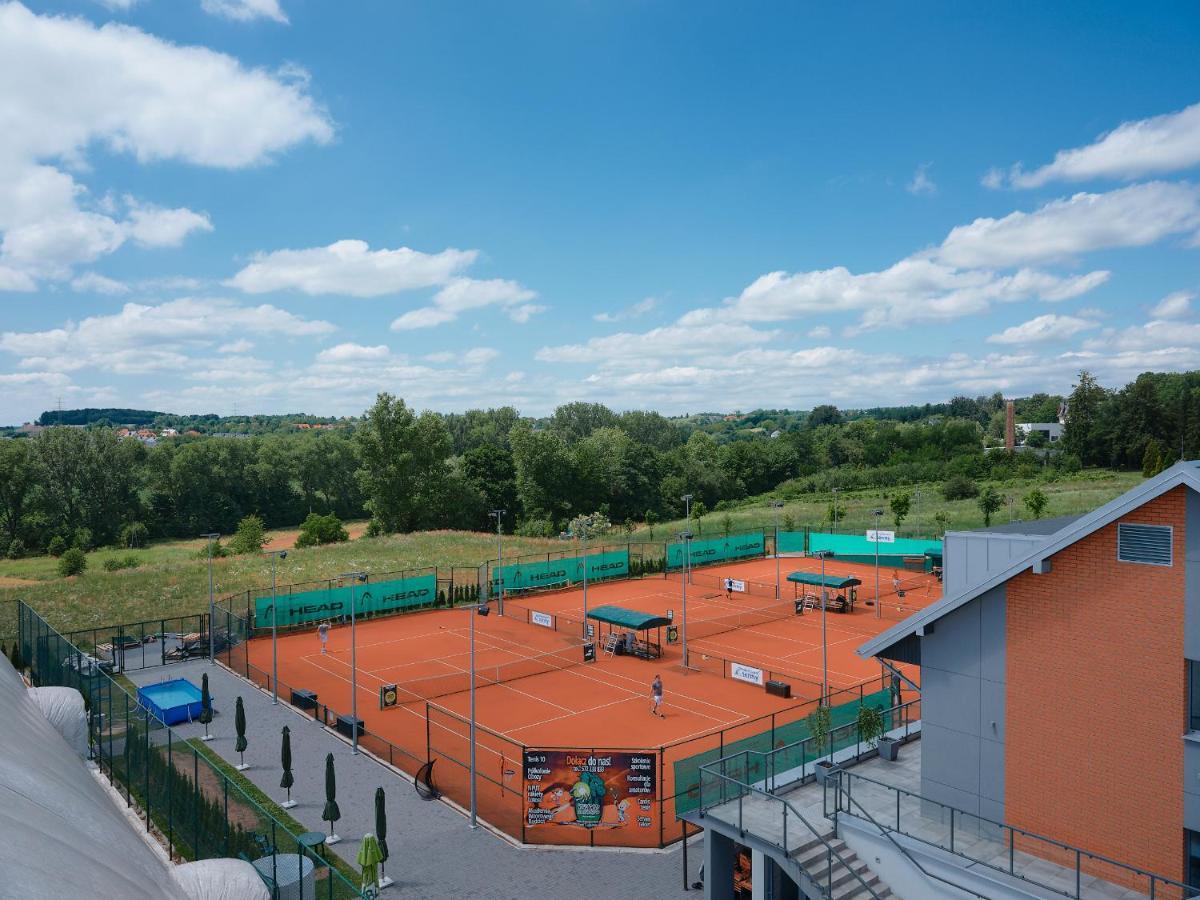 Tennis & Country Club Hotel Giebultow  Exterior photo